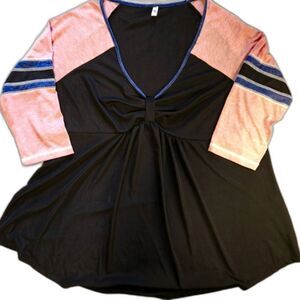 Rose Gal Womens Mid-length Sleeved, v neck shirt. Size: 3XL.